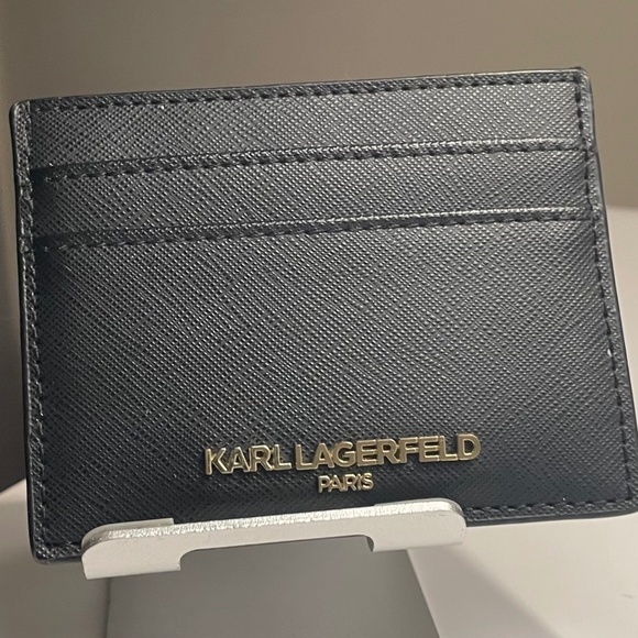 Card holder - Picture 1 of 2